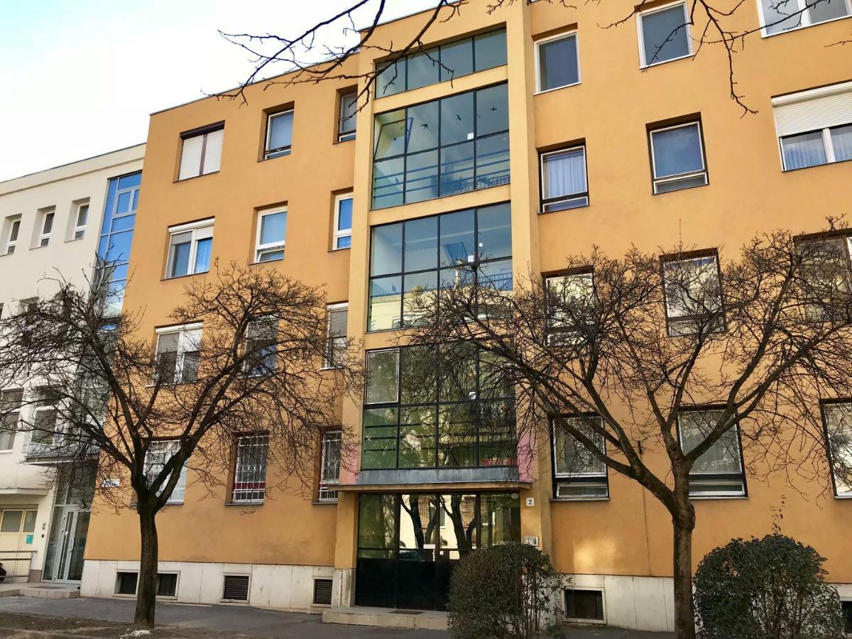 Ella Apartman Debrecen Luaran gambar